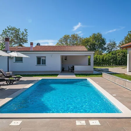 別荘 Charmante Mit Privatem Pool, Klima, Sonnenliegen, Terrasse Und Grill