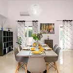 Charmante Mit Privatem Pool, Klima, Sonnenliegen, Terrasse Und Grill *