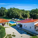 Charmante Mit Privatem Pool, Klima, Sonnenliegen, Terrasse Und Grill Nyaraló *