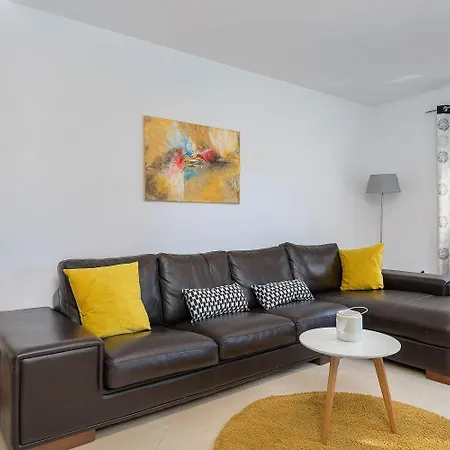 Charmante Mit Privatem Pool, Klima, Sonnenliegen, Terrasse Und Grill 펜션 *