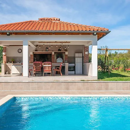 Charmante Mit Privatem Pool, Klima, Sonnenliegen, Terrasse Und Grill Manjadvorci