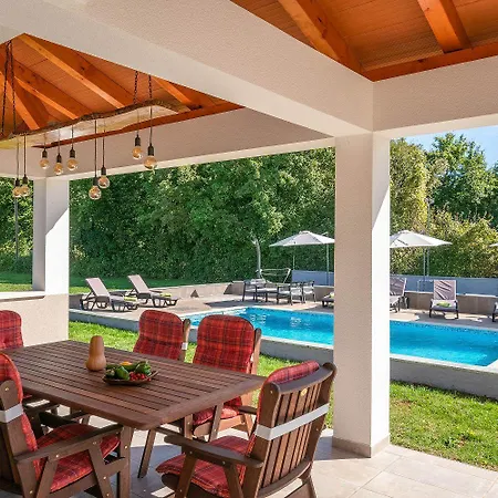 Charmante Mit Privatem Pool, Klima, Sonnenliegen, Terrasse Und Grill Manjadvorci